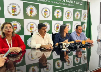 La conferencia de prensa de este jueves. Foto: Brigada Parlamentaria de Santa Cruz