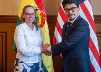 Reunión bilateral entre el canciller Fernando Aramayo y la encargada de Negocios de EEUU, Debra Hevia. Foto: Cancillería