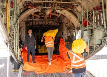 El viceministro Serra supervisa el traslado de carne. Foto: Viceministerio de Comercio y Logística Interna