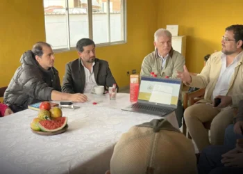 El encuentro entre representantes del INE y el sector productivo. Foto: INE