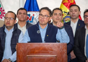 Representantes de los industriales en rueda de prensa informativa. Foto: CNI