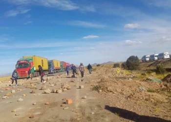 Bloqueo de carreteras en el departamento de Oruro. Foto: Ni Más ni Menos