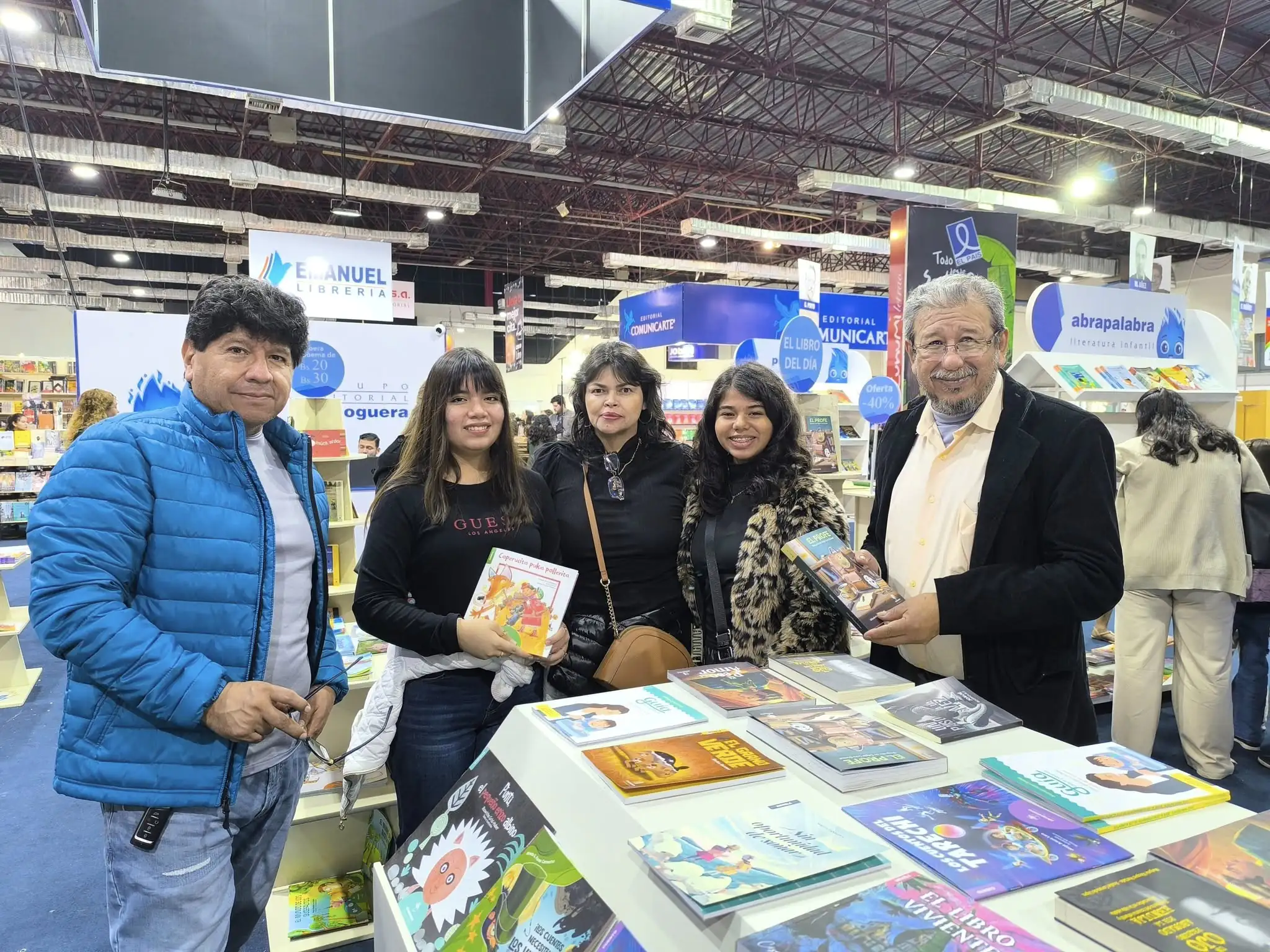En Santa Cruz se desarrolla la Feria Internacional del Libro. FOTO: FIL Santa Cruz