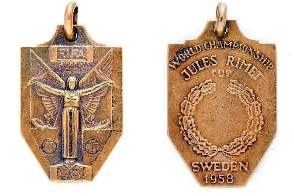 La primera medalla de Pelé campeón del Mundo/RRSS