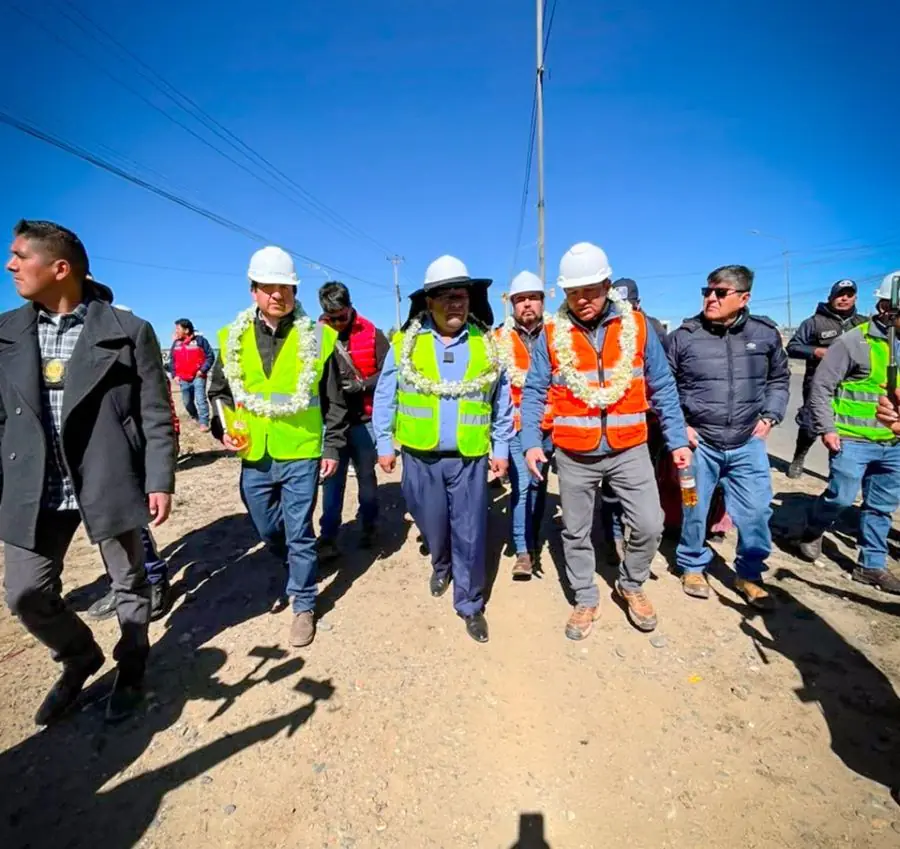 Inspección en la Avenida 6 de Marzo. FOTO: Obras Públicas