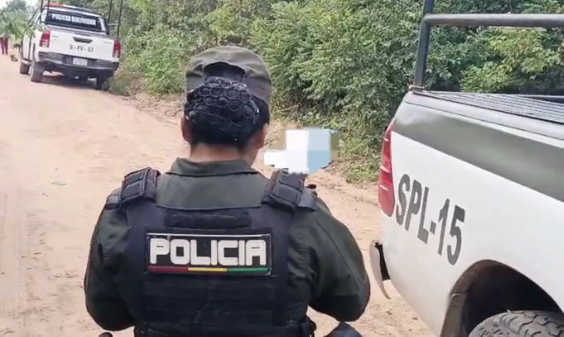Una mujer fue hallada sin vida en vía pública en la zona del Plan Tres Mil. FOTO: Fiscalía de Santa Cruz