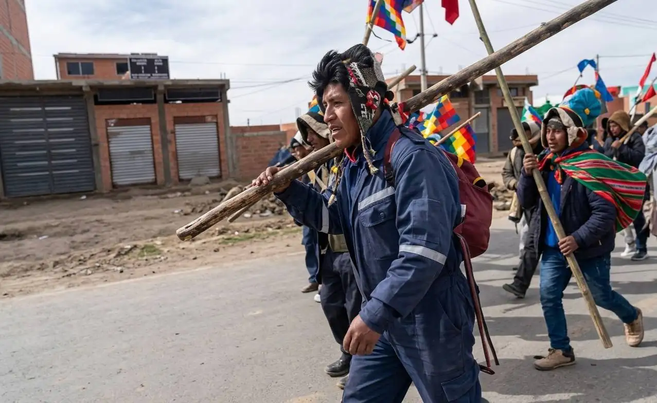 Llegan campesinos de Chayanta. Foto: RRSS
