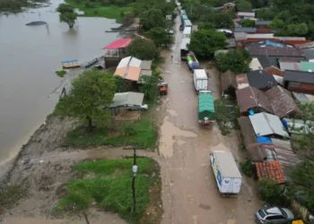 Varios vehículos quedaron varados/Panorama Informativo Trinidad