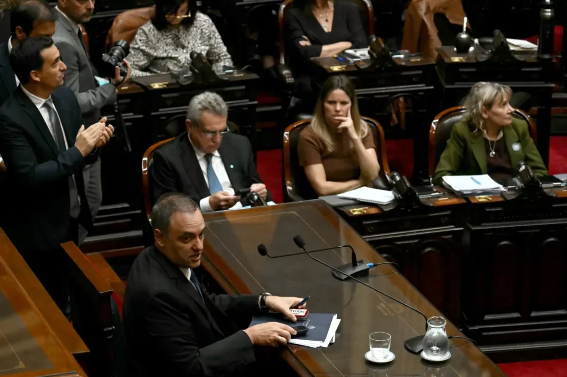 Adorni es investigado por corrupción/AFP