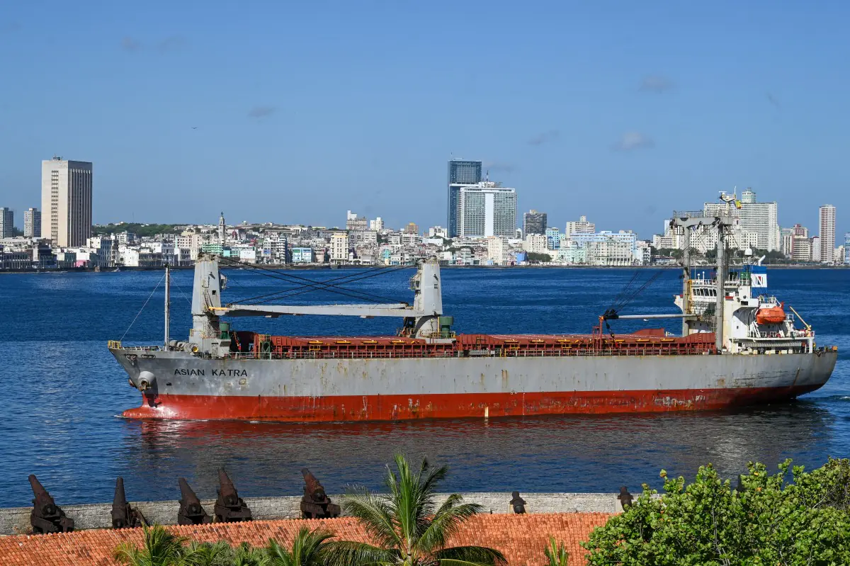 El buque mexicano llega a La Habana/AFP
