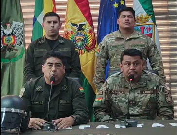 El comandante departamental de la Policía, coronel David Gómez, brinda el reporte de operativo de seguridad.