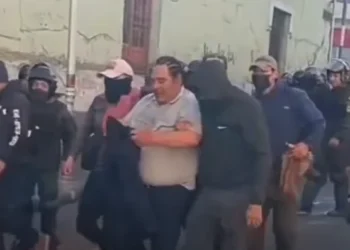 El dirigente Vicente Salazar en un encuentro campesino ayer en El Alto.