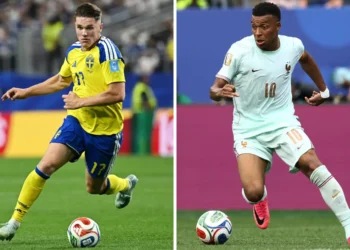 El delantero sueco Viktor Gyokeres (izq.) y Kylian Mbappé.