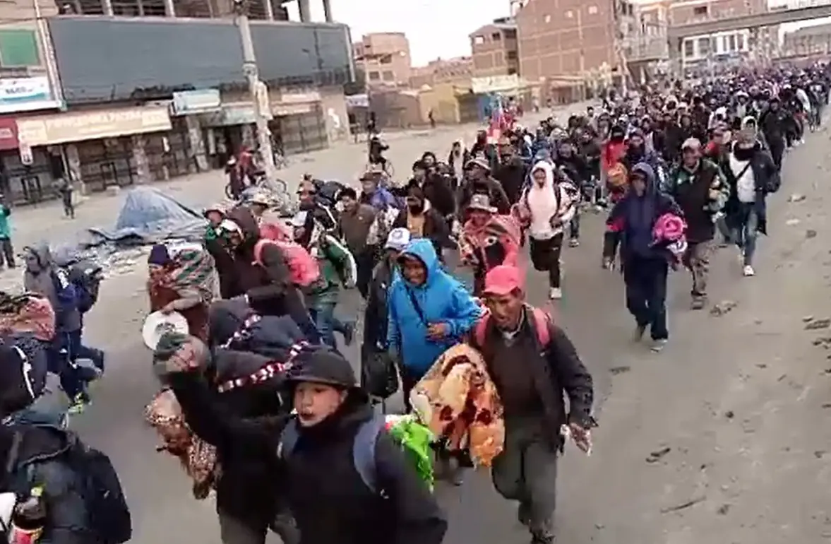 Ingresan movilizados a La Paz. Foto: Captura