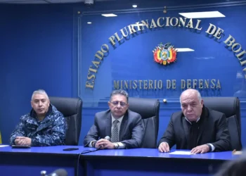 Conferencia de prensa en el Ministerio de Defensa. Foto: APG
