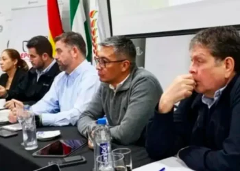 Reunión entre representantes de la CAO y del Gobierno en santa Cruz. Foto: Canal Rural