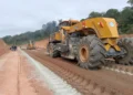 Trabajos de readecuación en el tramo El Espino - Charagua - Boyuibe en Santa Cruz. Foto: ABC