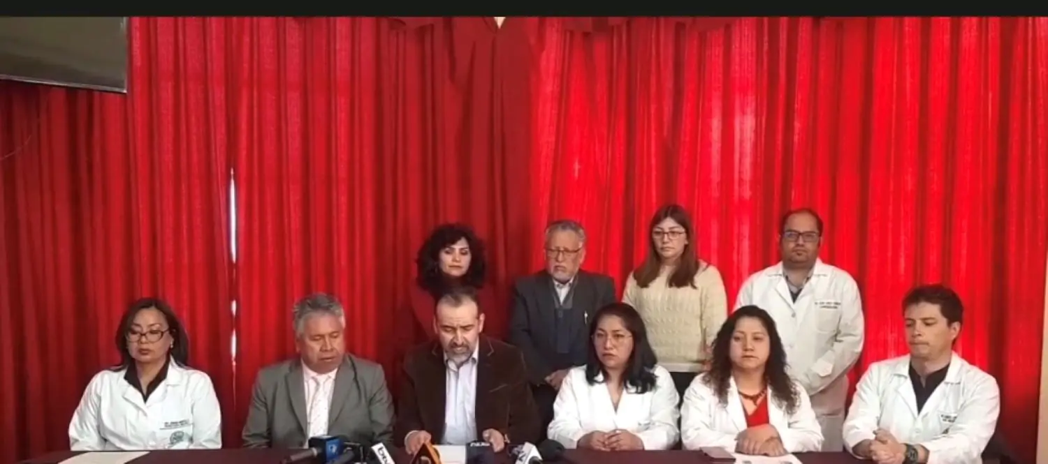 Conferencia de prensa de representantes de gremios médicos. FOTO: Captura RRSS