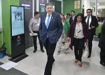 El ministro Blanco tras la reunión con el fiscal y la comisión de Diputados. Foto: APG