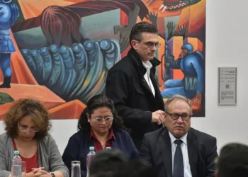 El presidente Rodrigo Paz durante la conferencia de prensa de este lunes. Foto: APG