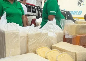 Venta de queso en la feria rotativa. Foto: Radio Continental Online