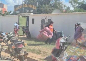 Alguno pobladores saquearon la EPI de San Julián.
Foto: RRSS