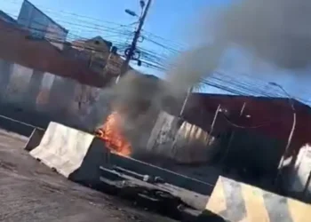 La moto quedó destruida/Captura de pantalla