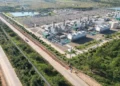 Vista aérea de la Planta Termoeléctrica de Warnes, y la zanja de cables de media tensión. Foto: ENDE