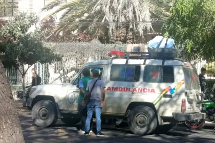 La ambulancia llevaba a más de seis personas/Captura de pantalla