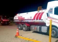 Camiones cisterna con gasolina rumbo a surtidores de La Paz y El Alto. Foto: Prensa YPFB