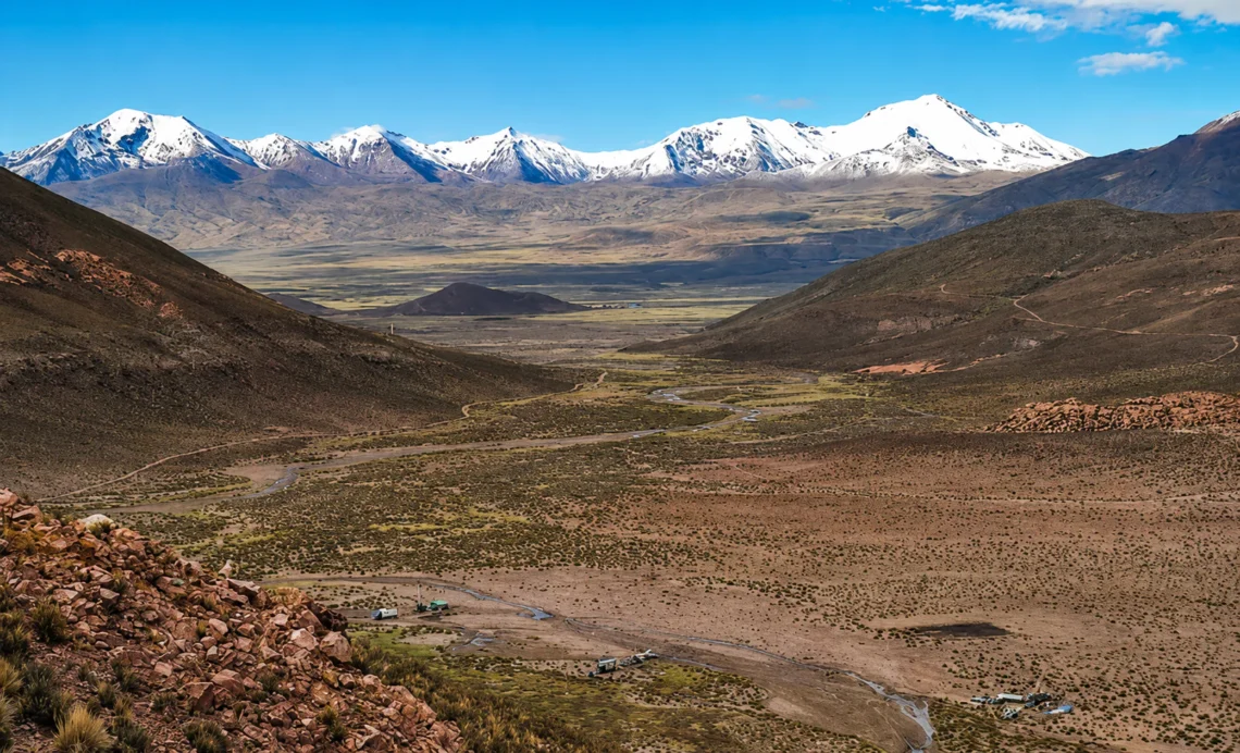 Vista panorámica del paisaje altoandino de Carangas, zona vinculada al proyecto minero. Foto: Archivo