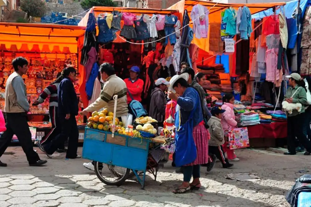 La Alcaldía de El Alto ejecutará un censo gremial para ordenar la ciudad. FOTO: GAMEA