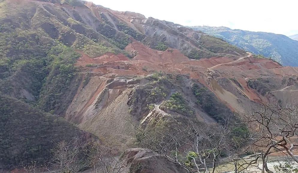 Maquinaria pesada comenzó a trabajar en cerro Silla Cunca/ABOLAC