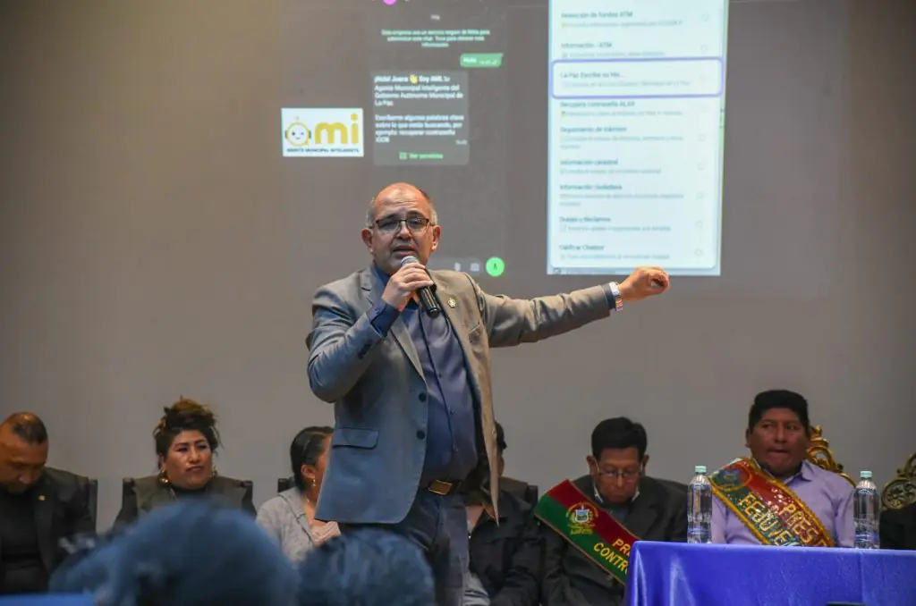 Presentación de la aplicación para la elaboración de la Carta Orgánica Municipal. FOTO: GAMLP