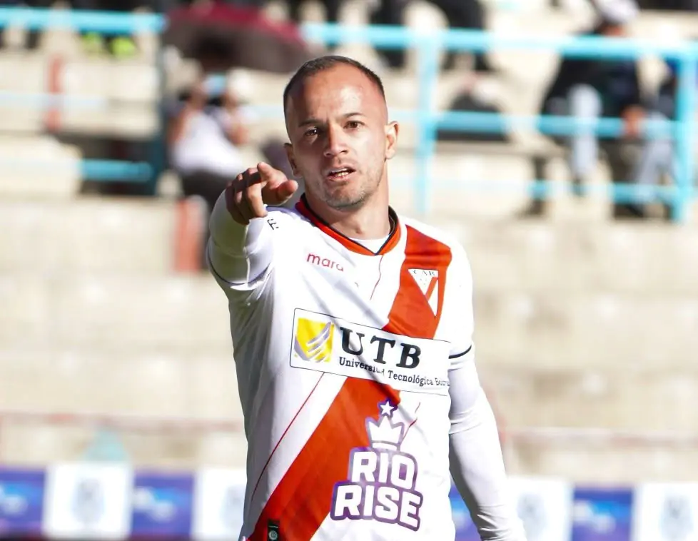 El delantero de Always Ready, Juan Sinforiano Godoy, en el partido de El Alto este sábado (Always Ready)