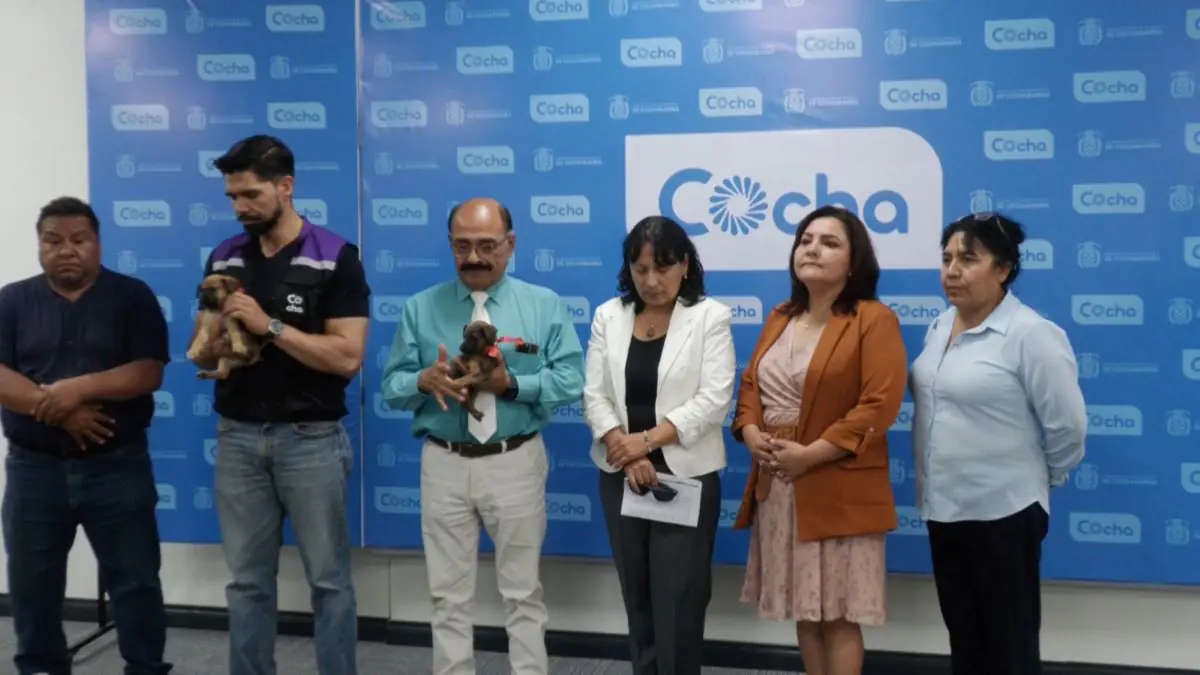 Las autoridades municipales en conferencia de prensa. FOTO: GAMC