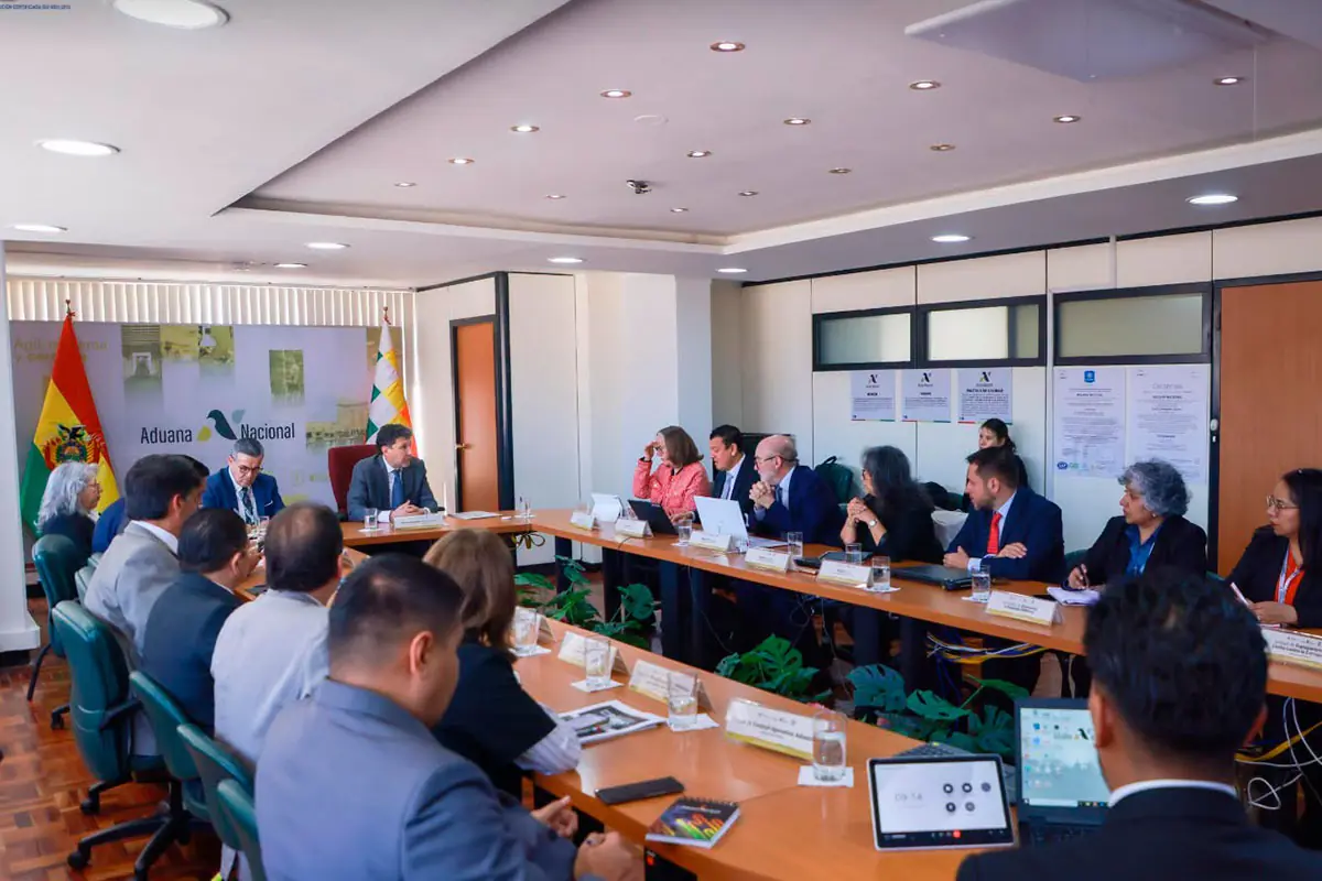 La misión de asistencia técnica con el FMI. Foto: Aduana