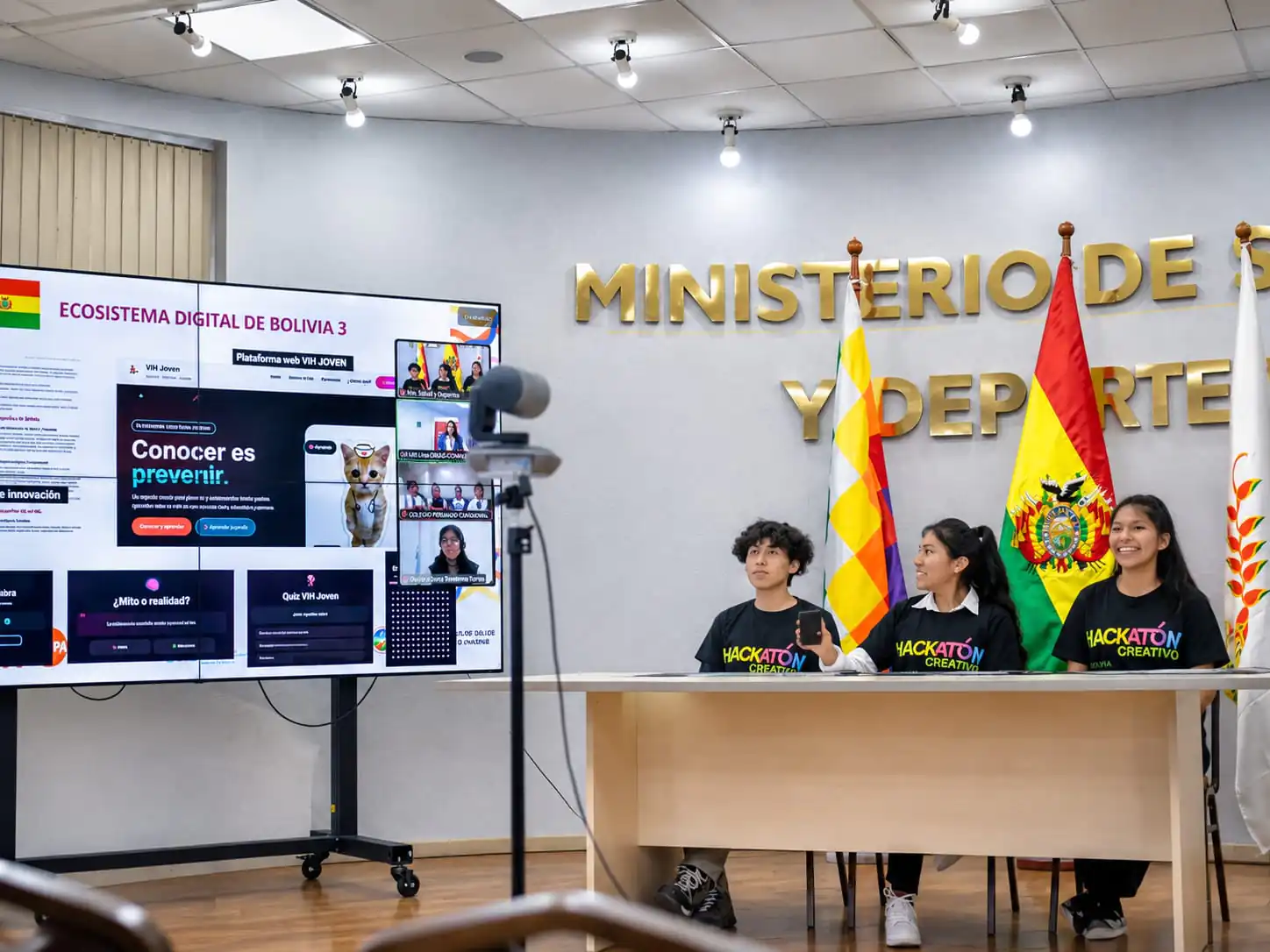 Cuatro jóvenes bolivianos ganaron el hackatón andino con ‘VIH Joven’. Foto: ABI.