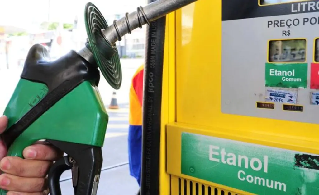 Un tanque combustible con aditivos de Etanol. Foto: Archivo